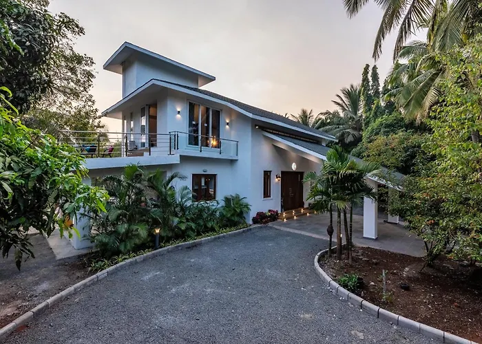 Saffronstays Osaree - 5Br Pet-Friendly Villa Near Kihim Beach With A Pool And Terrace Alibag